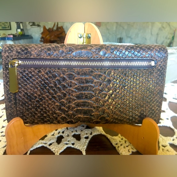 Michael Kors Wallet - Picture 2 of 10